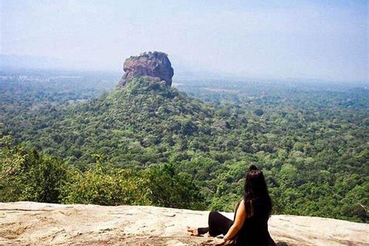 8 Days Private Guided Tour in Sri Lanka with accommodation (BB)
