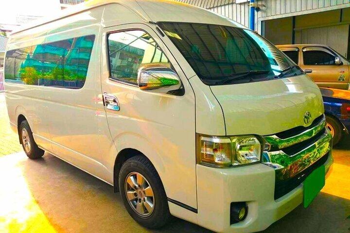 Private Airport Transfer: Gimpo Airport → Hotel in the City