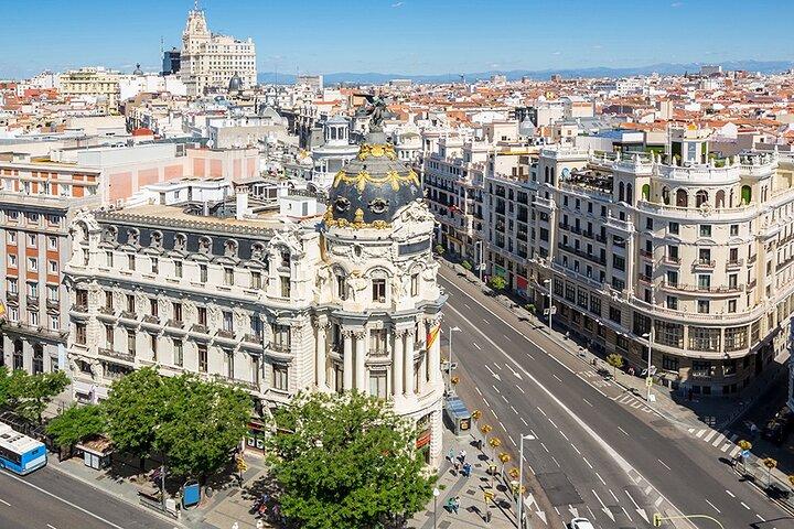 Transfer: Barajas Airport (MAD) to Madrid City Center