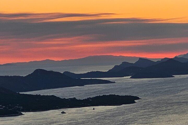 Luxury Sunset Tour with Wine Tasting