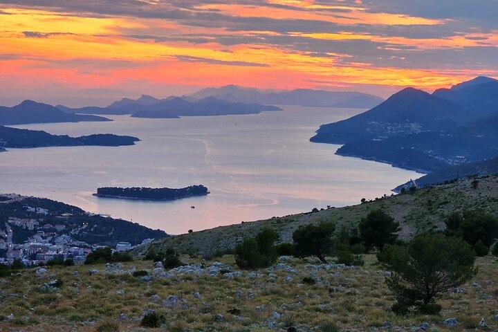 Luxury Sunset Tour with Wine Tasting