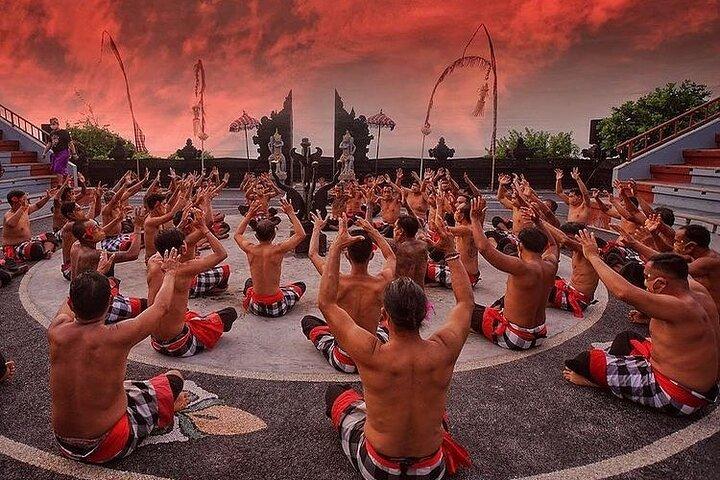 Uluwatu Sunset & Kecak Fire Dance – Private All-Inclusive Tour