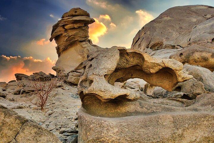 Private Moon Valley Hike Experience in Jeddah