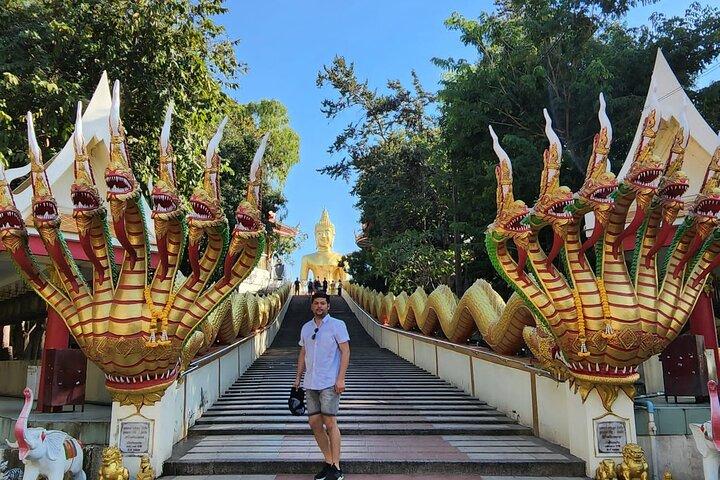 Bangkok to Pattaya: Floating Market & Coastal Sights Private Tour