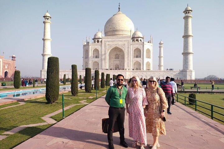 Taj Mahal and Agra Heritage City Walk Tour From Agra