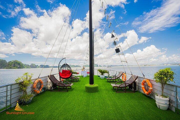 Sunlight Cruise 1 Day Trip: Lunch, Entrance Fees, Cave and Island