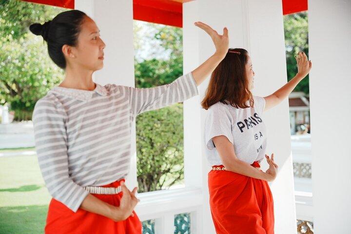 Thai Dance Class at Wat Arun