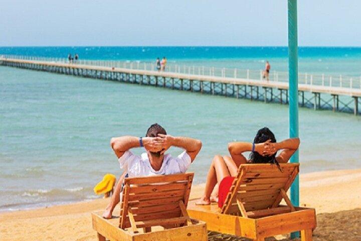 Private Full day Relaxing Tour to El Ein El Sokhna with Pickup