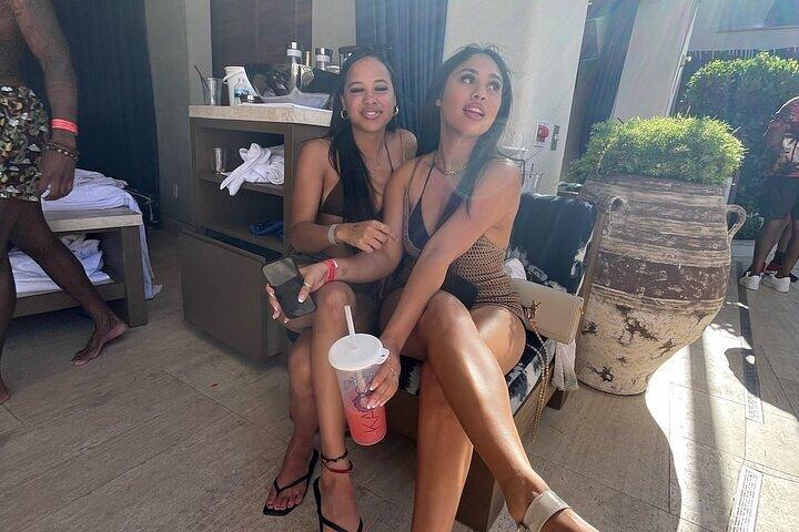 Miami Hip Hop Pool Tour with Party Bus Experience & open bar