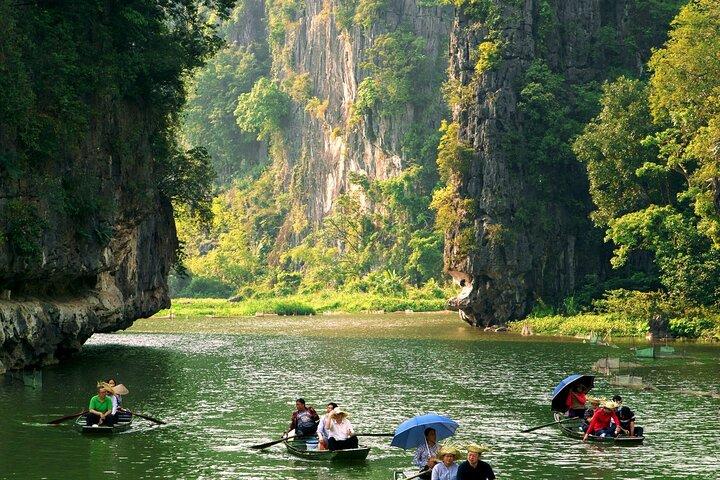 Ninh Binh Full Day Tour with Hoa Lu, Trang An and Mua Cave