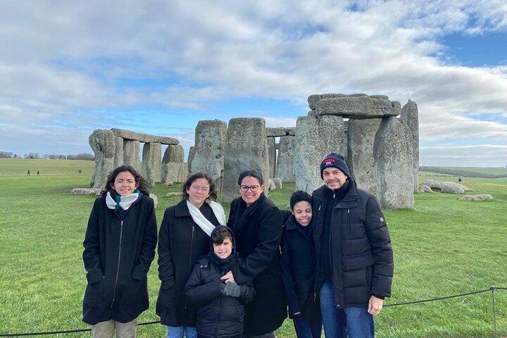 Private Transfer from Southampton to London via Stonehenge