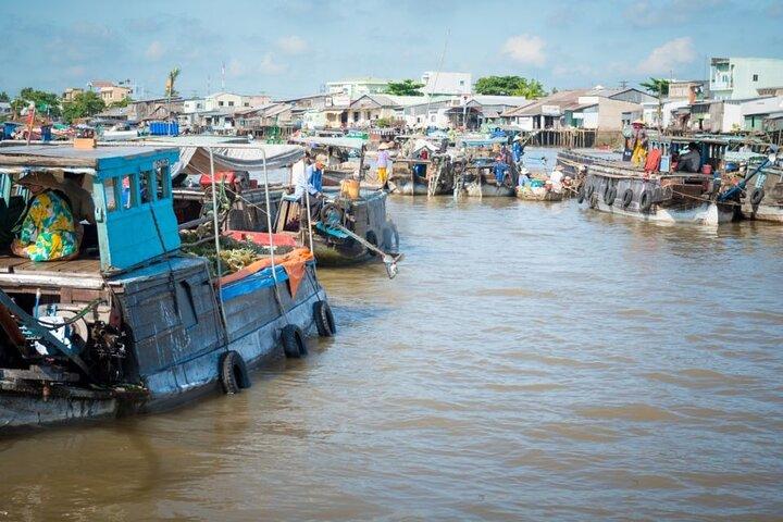 Bangkok Private: Damnoen Saduak and Maeklong Railway Markets