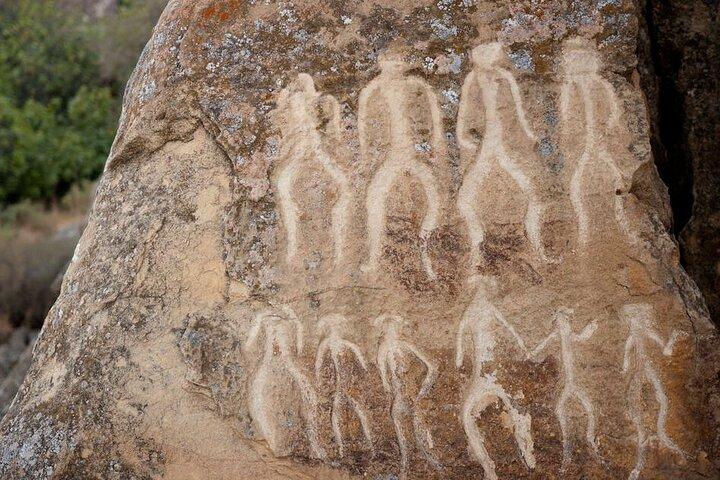 Baku Gobustan and Absheron Tour+Free Haydar Aliyev Center Ticket