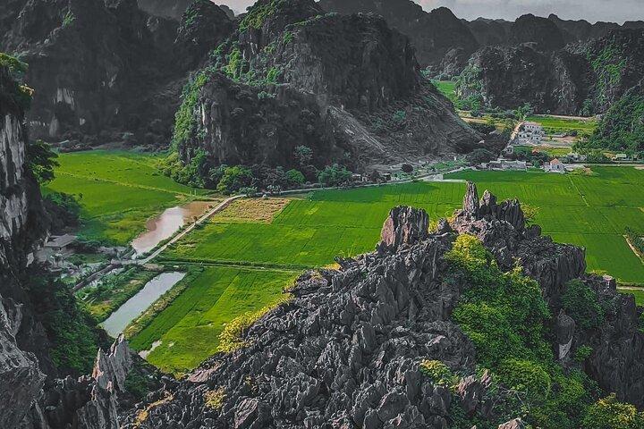 Day Trip from Hanoi to Ninh Binh Hoa Lu, Trang An, and Mua Cave