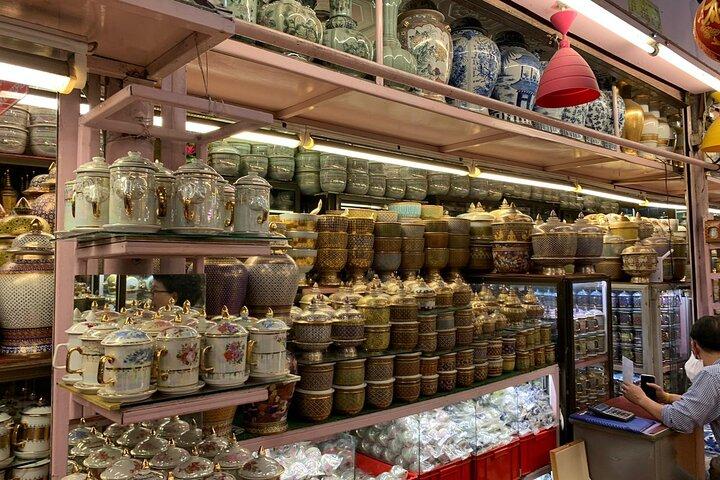 Private Exclusive Guided Chatuchak Weekend Market Shopping Tour