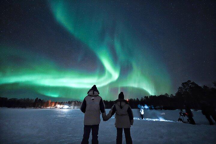 Rovaniemi: Northern Lights Pro Guaranteed - Unlimited Distance