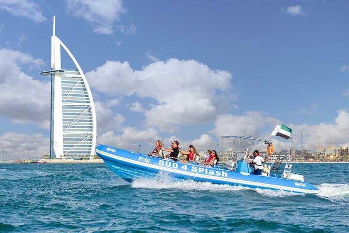 60 Minute Speed Boat Ride in Dubai with Private Transfer