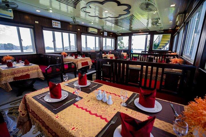 Sunlight Cruise 1 Day Trip: Lunch, Entrance Fees, Cave and Island