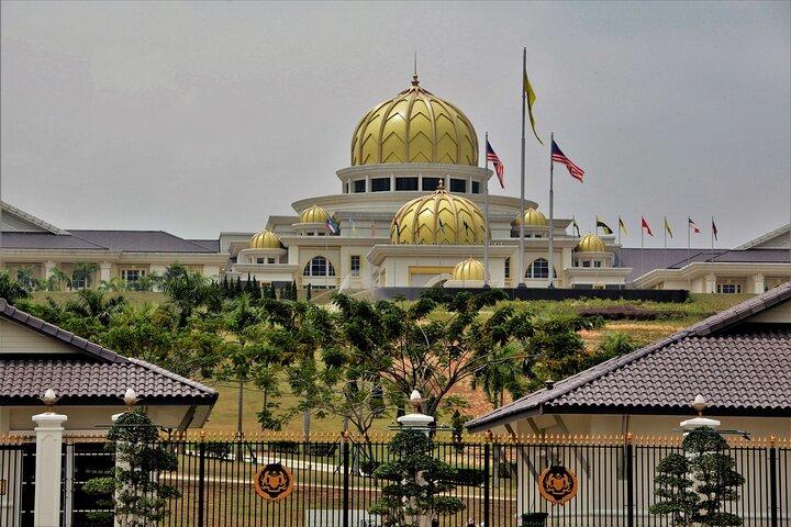 Private Tour to Kuala Lumpur and Exploring Batu Caves Selangor