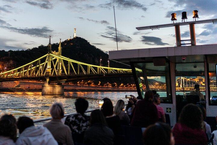 Budapest Danube River Sightseeing Night Cruise with Drink