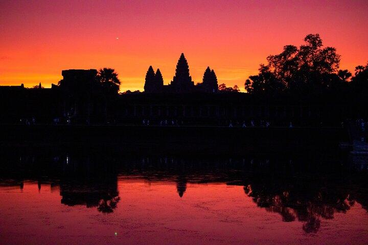 Siem Reap: Private Angkor Wat Sunrise & Tour Around Angkor Park