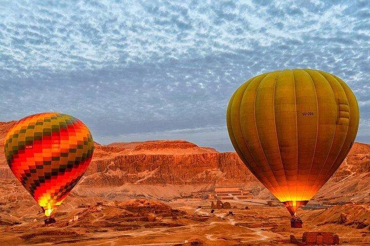 Luxury Hot Air Balloon Experience in Luxor with Pick-up