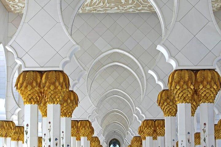 Magical Tour to Emirates Palace in Abu Dhabi