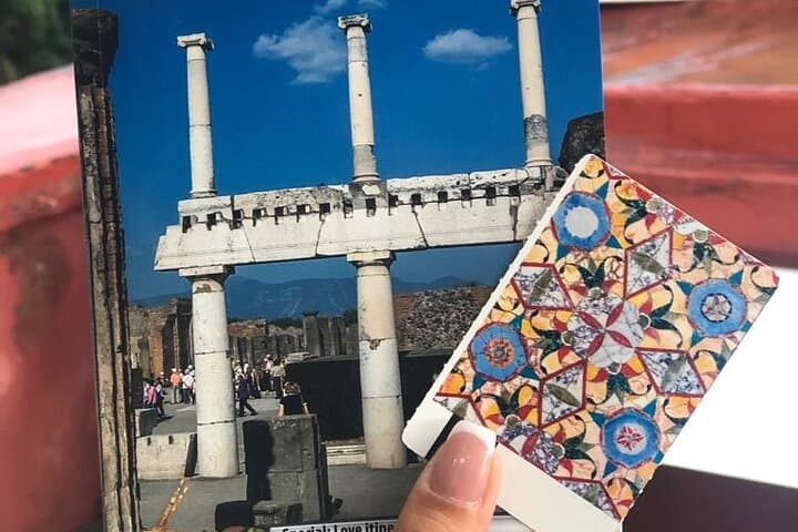 Pompeii: Entrance ticket (art) + guide book + map