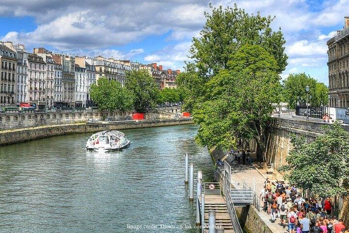 Île de la Cité Private 2h Tour with Latin Quarter & Seine River