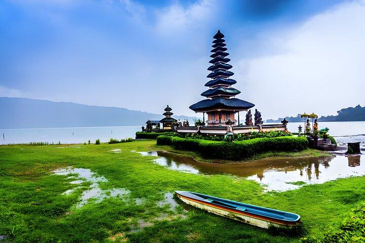 North Bali Tour - Visiting Rice Terrace, Lake, Waterfall, Temple and Hot Spring