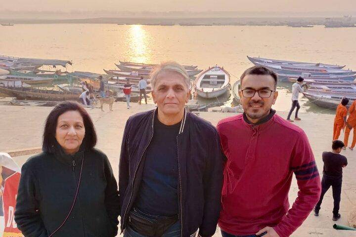 Sunrise in Varanasi Tour with a local with free Ganga Aarti and Boat Ride
