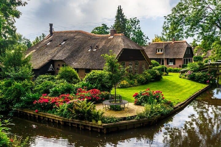 Private CUS Tour Giethoorn /Windmill Zaanse -English chinese