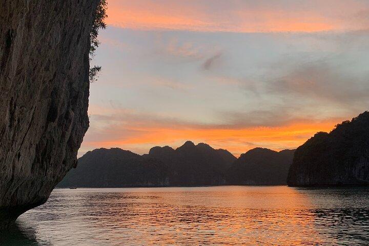Sunset & Bioluminescent Plankton Kayaking Lan Ha bay
