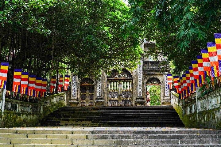 Day-tour to the Perfume Pagoda