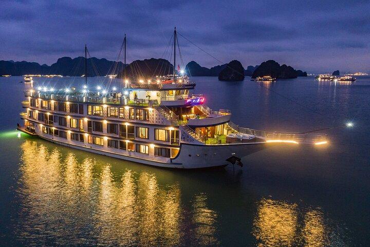 Oasis Bay Cruise 3-day Explore Halong Bay from Hanoi