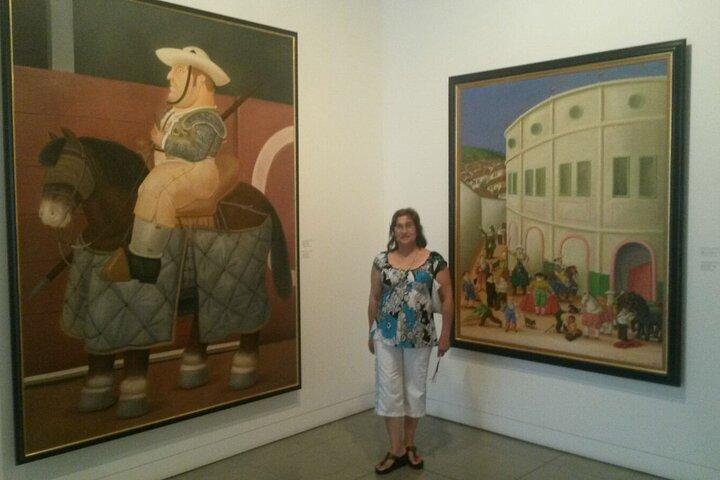 Private tour of the Fernando Botero museum and plaza in Antioquia