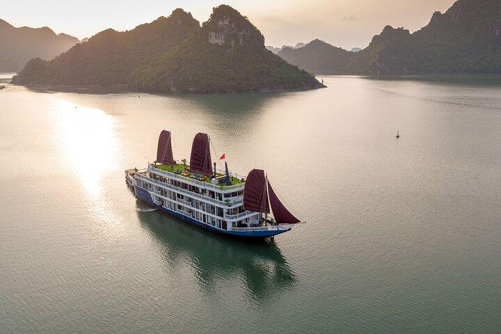 Hanoi to Lan Ha Bay 3-Day on Aurora Cruise