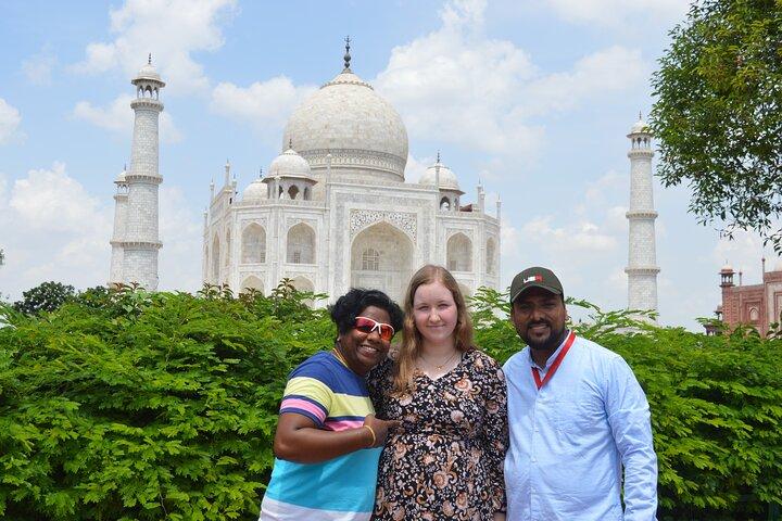Official Tour Guide For Sunrise Taj Mahal, Agra Fort & Baby Taj