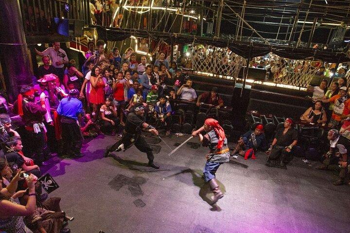 Amazing pirate dinner in Cancun, you must be here!