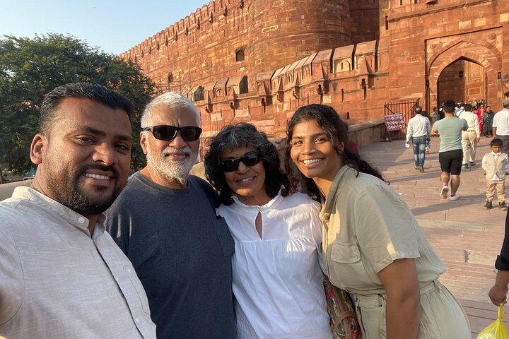 Official Tour Guide For Sunrise Taj Mahal, Agra Fort & Baby Taj