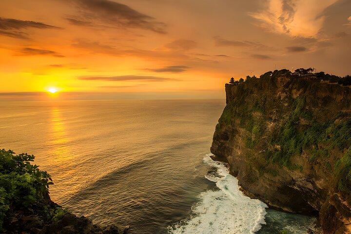 Uluwatu Sunset Tour: Kecak and Fire Dance with Jimbaran Dinner