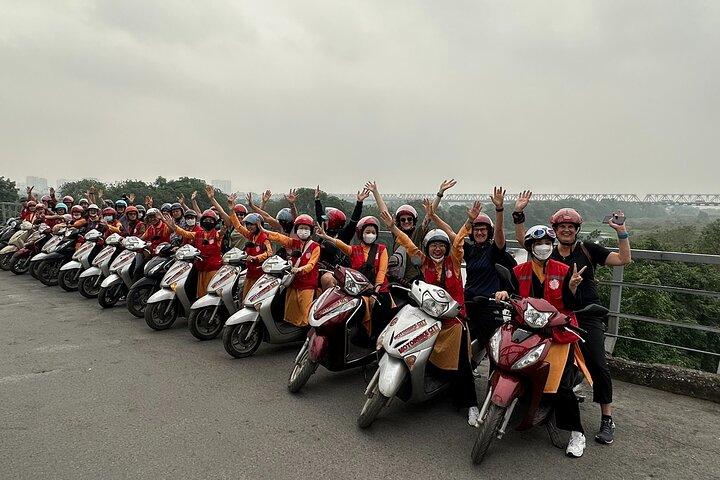 Hanoi Vespa City Tours With Female Riders