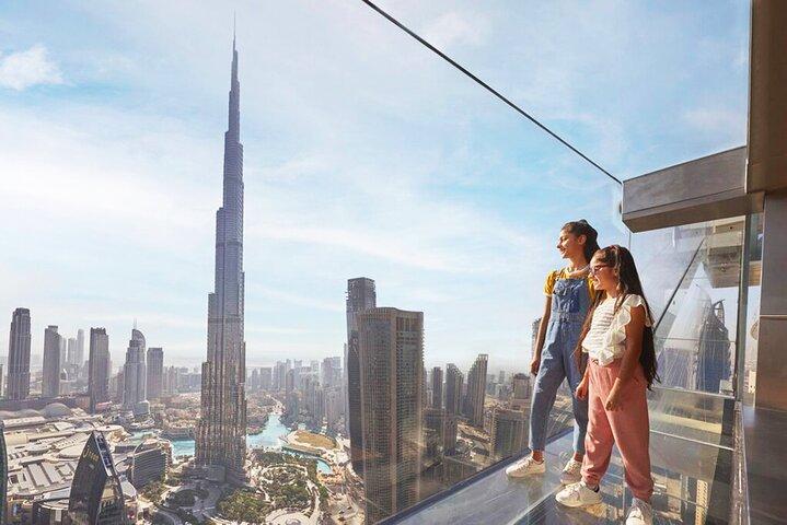 Sky Views Dubai with Glas slide or Edge Walk Options