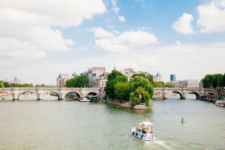 Secrets of Paris Bike Tour (English or Dutch)