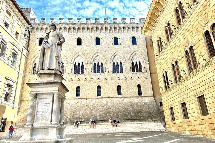 Highlights of Siena Private City Tour with Local Guide