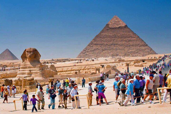 Private tour to Giza Pyramids, Egyptian Museum, Sphinx, Bazaar