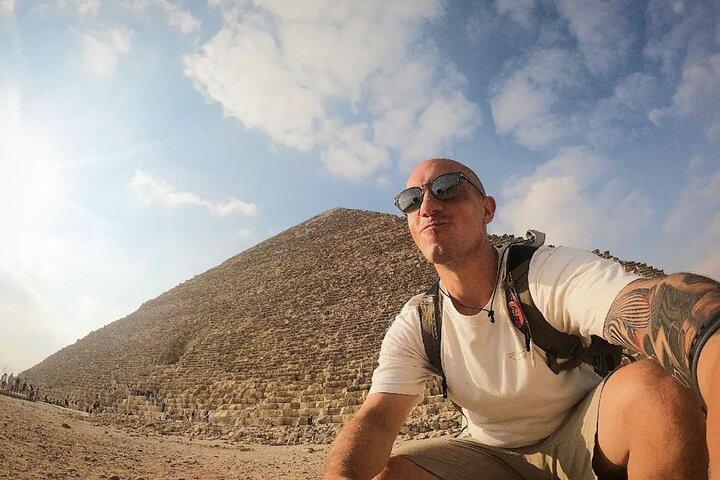 VIP Tour at Giza Pyramids with BBQ Lunch in Front of The Sphinx.