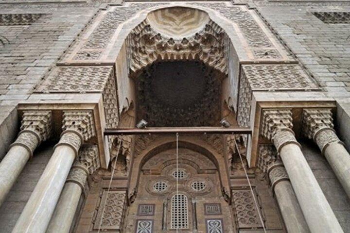 Guided tour Mosque and Madrasa of Sultan Hasan With Entry Ticket