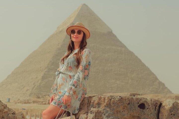 Private Tours to Pyramids of Giza and Sphinx