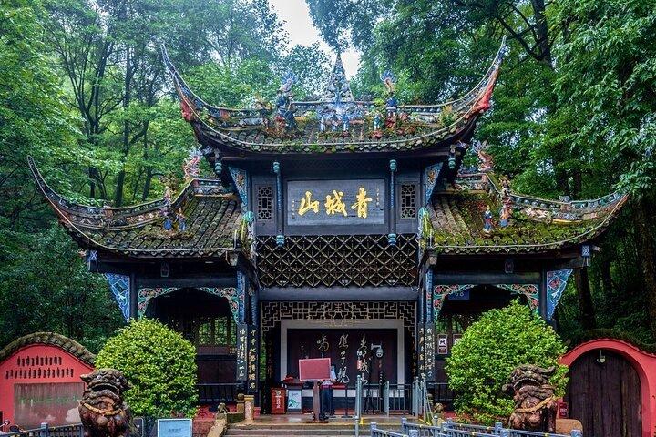 Private Dujiangyan & Mount Qingcheng Day Tour